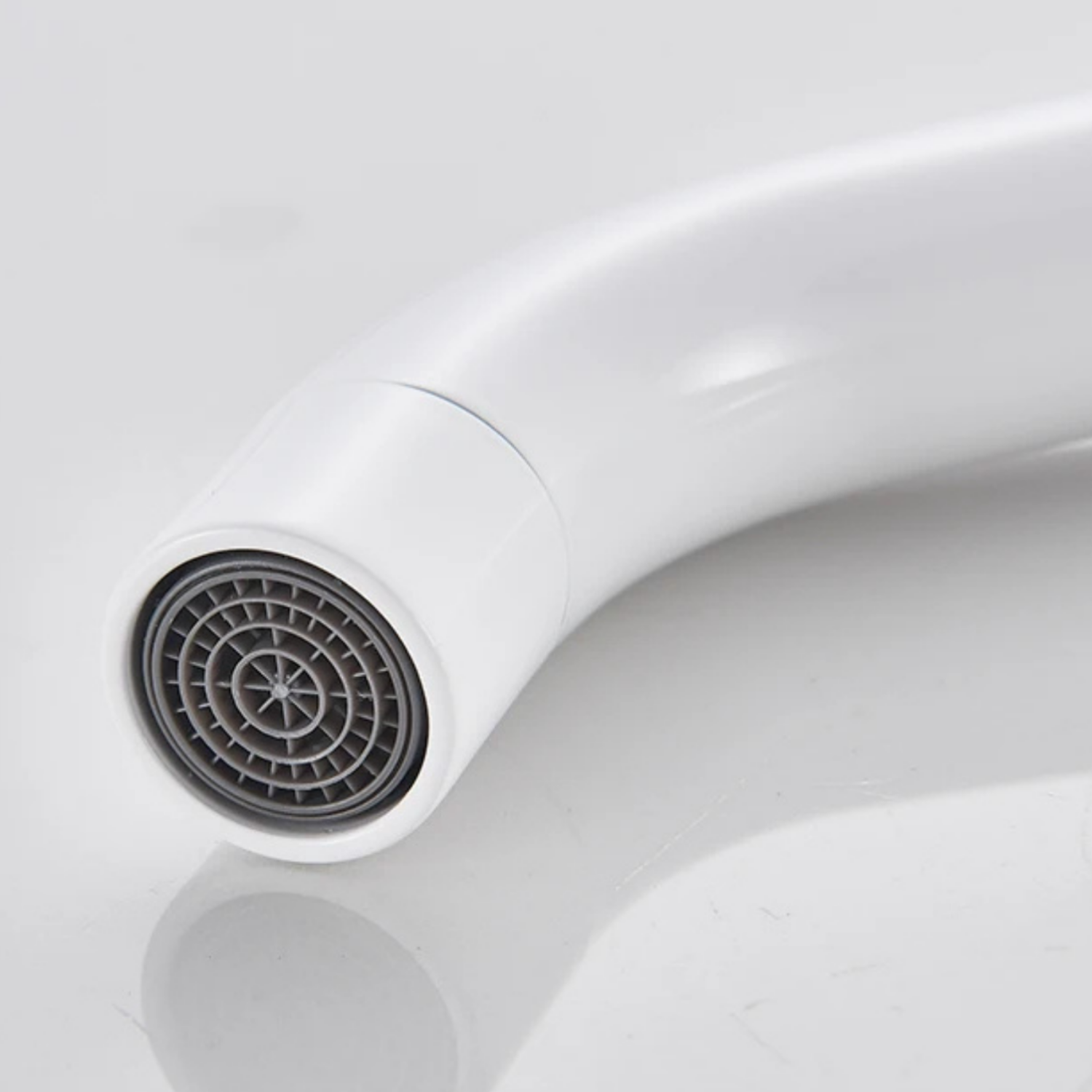 Elvheim - Bathroom Basin Faucet Single Handle Hot and Cold Mixer Tap