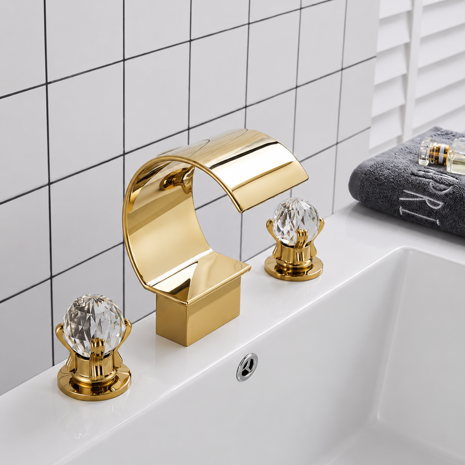 Nidelva - Three-Piece Tub Faucet with Dual Crystal