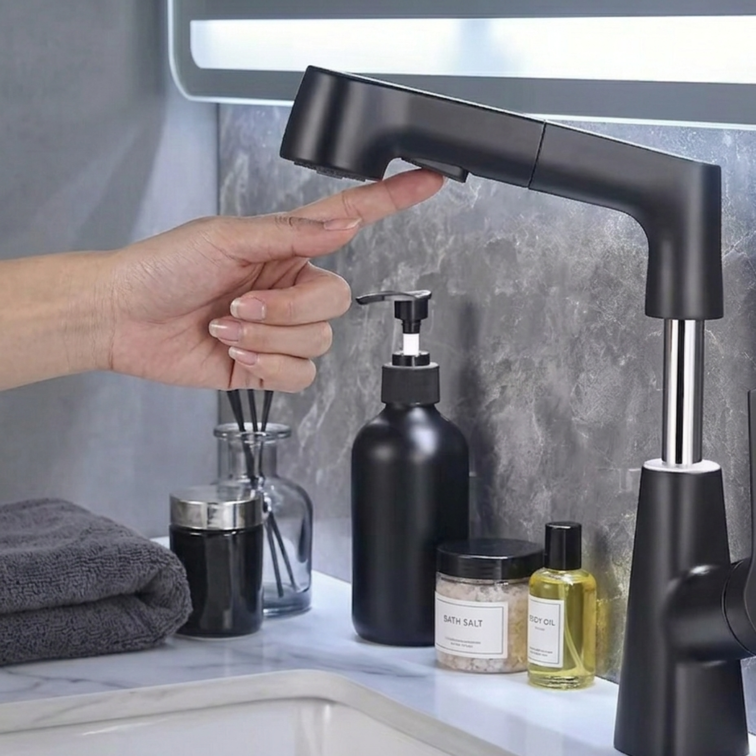 Skagen - Pull Out Lift Faucet 360° Rotatable Stainless Steel Sink Faucet with Pull-Out Sprayer